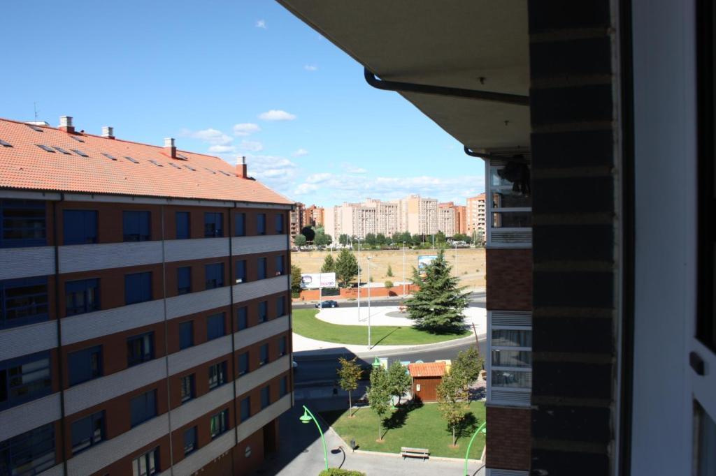 Appartement Apartamento La Cenicienta à León Extérieur photo